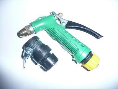 專業(yè)洗車工具指南 洗車水管、水管支架及噴槍用品選購(gòu)與推薦